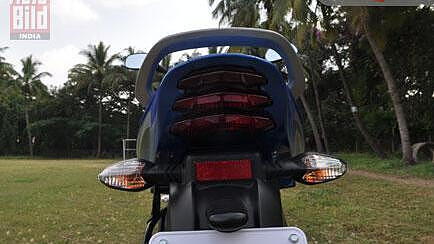 bajaj discover 125 tail light price